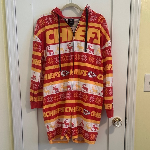 Nfl Team Other - Red and Yellow Chiefs Hooded Onesie